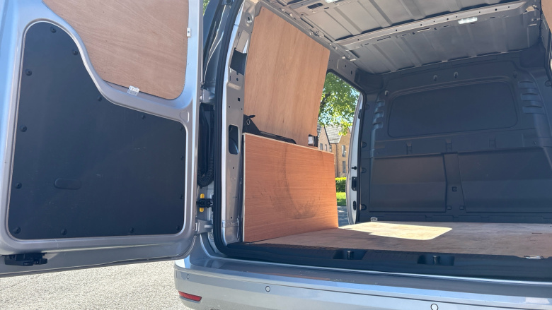 Ford Transit Connect 250 L2 Petrol 1.5 EcoBoost PHEV 150 Limited Van Auto